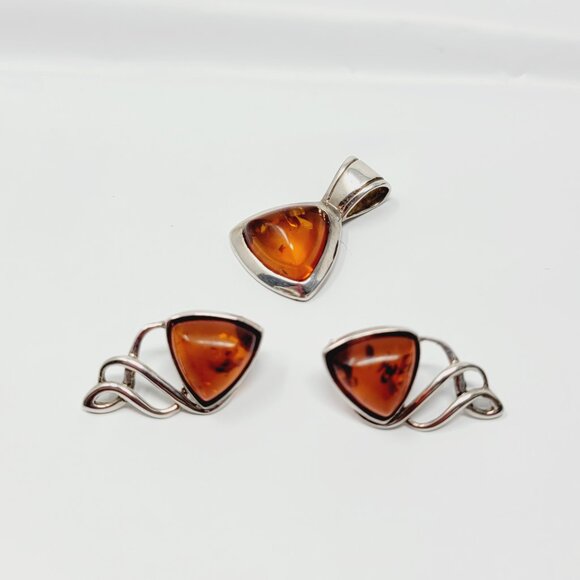 Sterling Silver and Amber Set Studded earrings and pendant - Picture 2 of 8